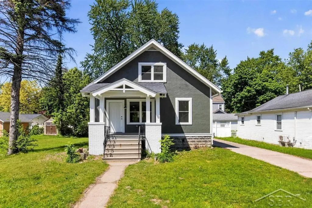 2407 Fairview Street Bay City City MI 48708
