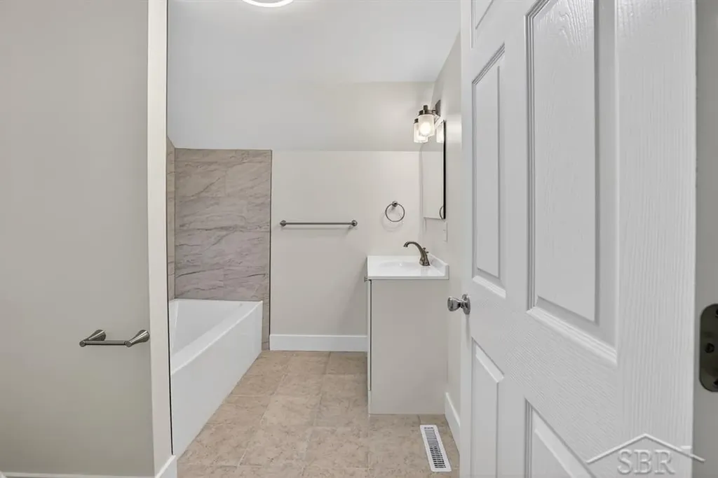 2407 Fairview Street Bay City City MI 48708