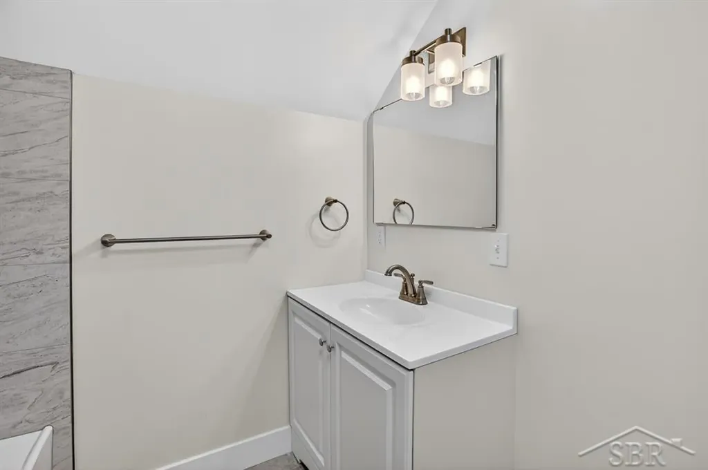 2407 Fairview Street Bay City City MI 48708