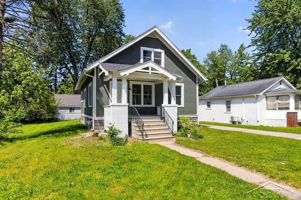 2407 Fairview Street Bay City City MI 48708