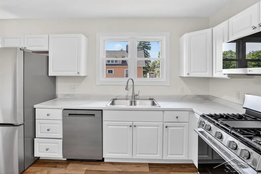 2407 Fairview Street Bay City City MI 48708