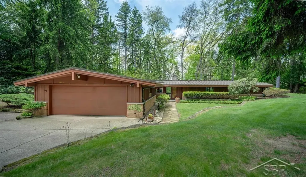 1523 Blue Heron Drive Highland Charter Township MI 48357