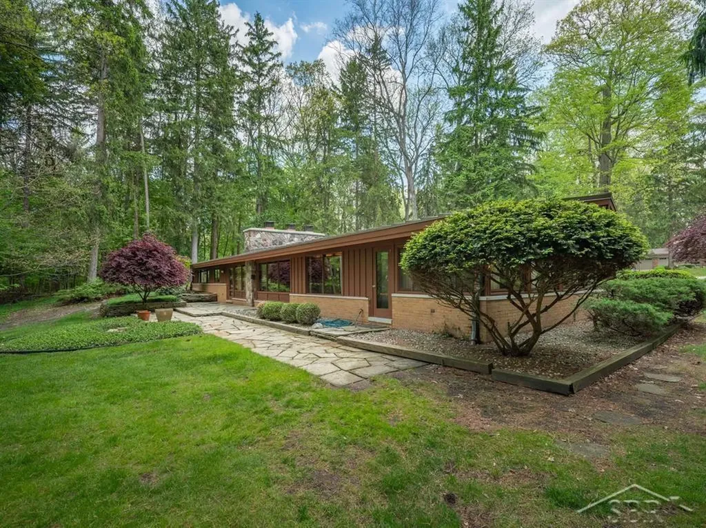 1523 Blue Heron Drive Highland Charter Township MI 48357