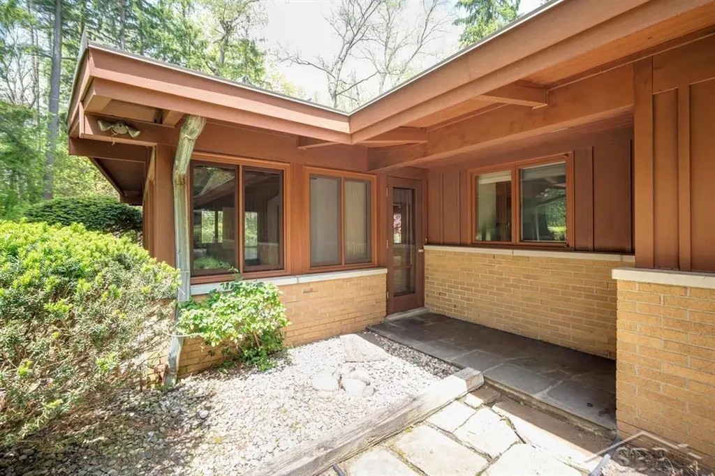 1523 Blue Heron Drive Highland Charter Township MI 48357