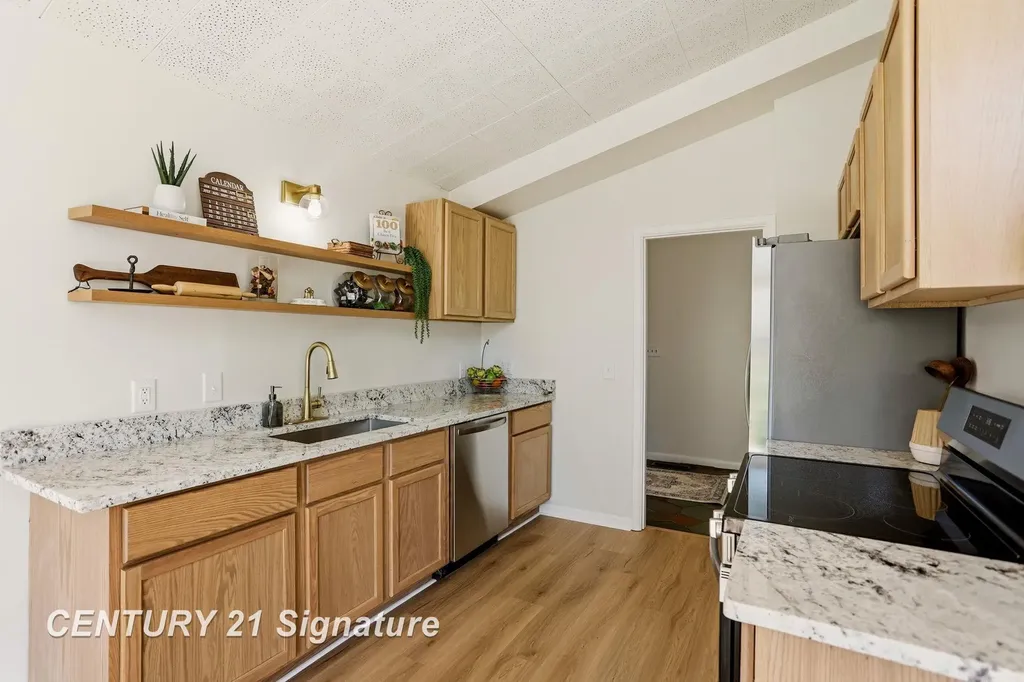 43 Victory Court Saginaw City MI 48602