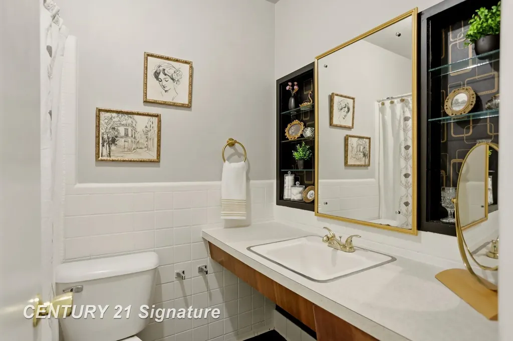 43 Victory Court Saginaw City MI 48602