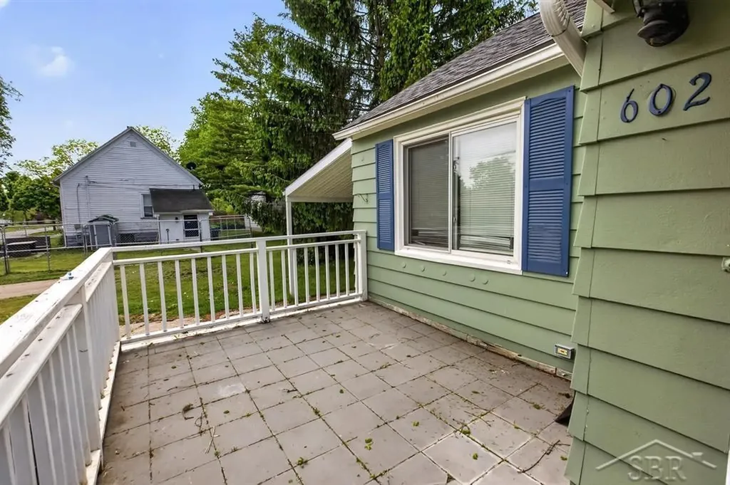 602 S Hampton Street Bay City City MI 48708