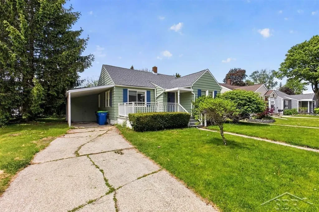 602 S Hampton Street Bay City City MI 48708