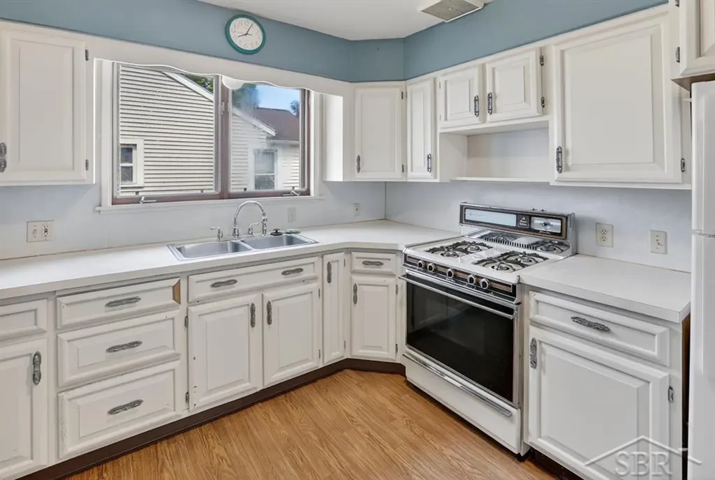 602 S Hampton Street Bay City City MI 48708