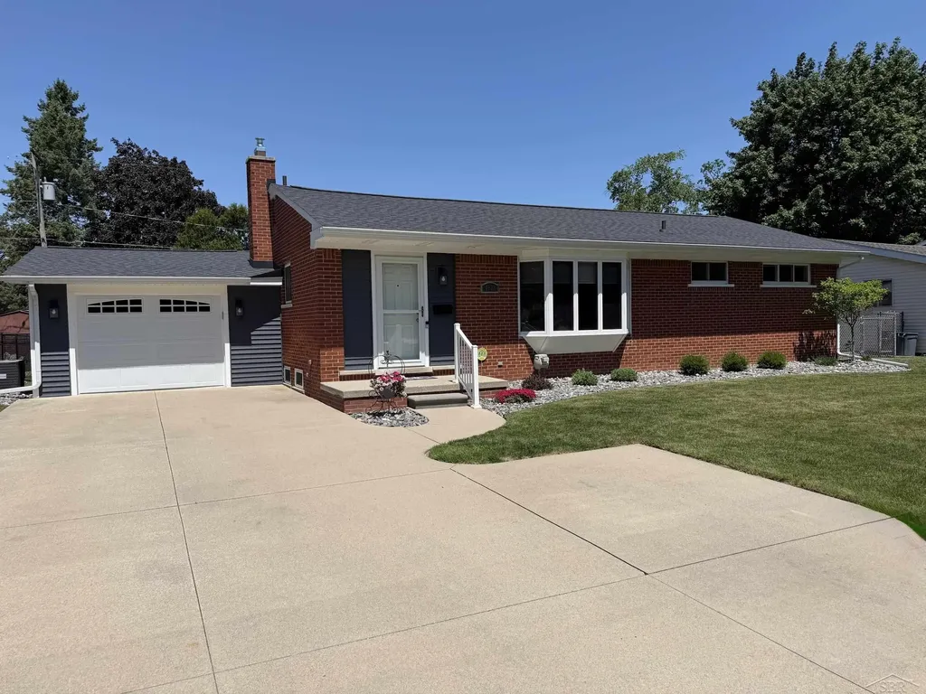 4938 Buckthorne Drive Saginaw Charter Township MI 48603