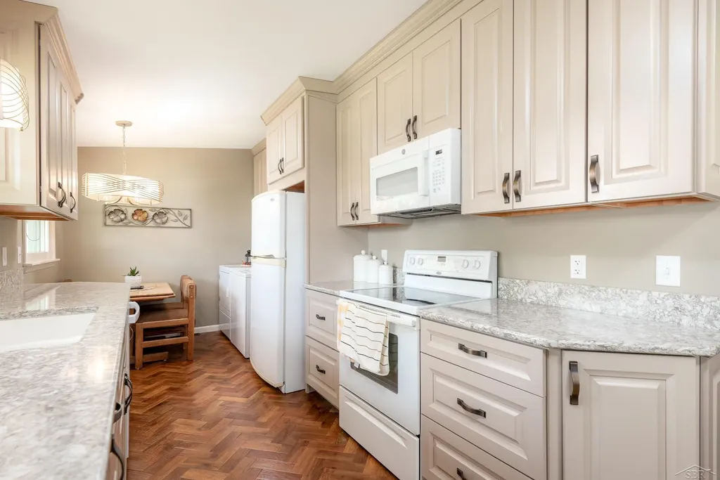 2672 Linda Avenue Saginaw Charter Township MI 48603