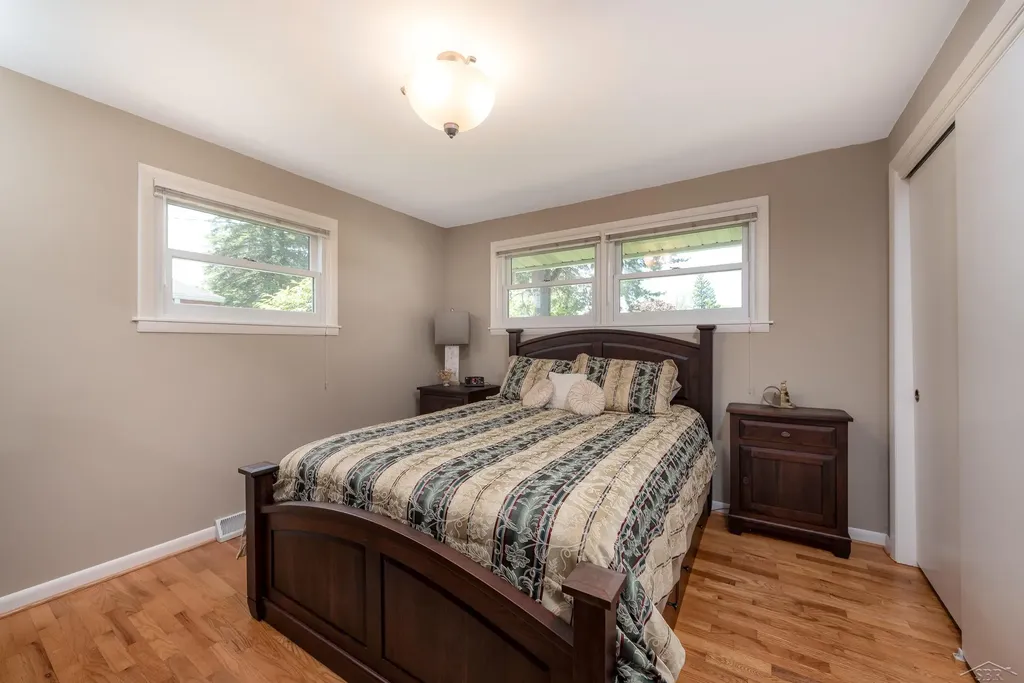 2672 Linda Avenue Saginaw Charter Township MI 48603
