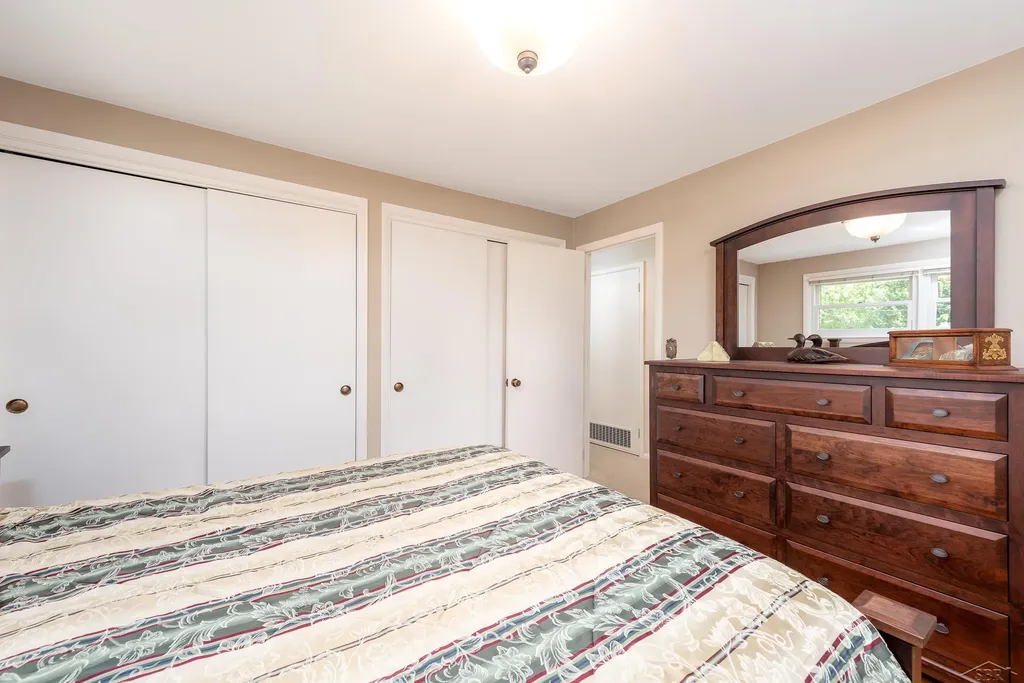 2672 Linda Avenue Saginaw Charter Township MI 48603