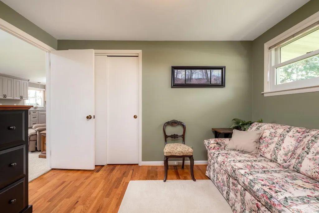 2672 Linda Avenue Saginaw Charter Township MI 48603