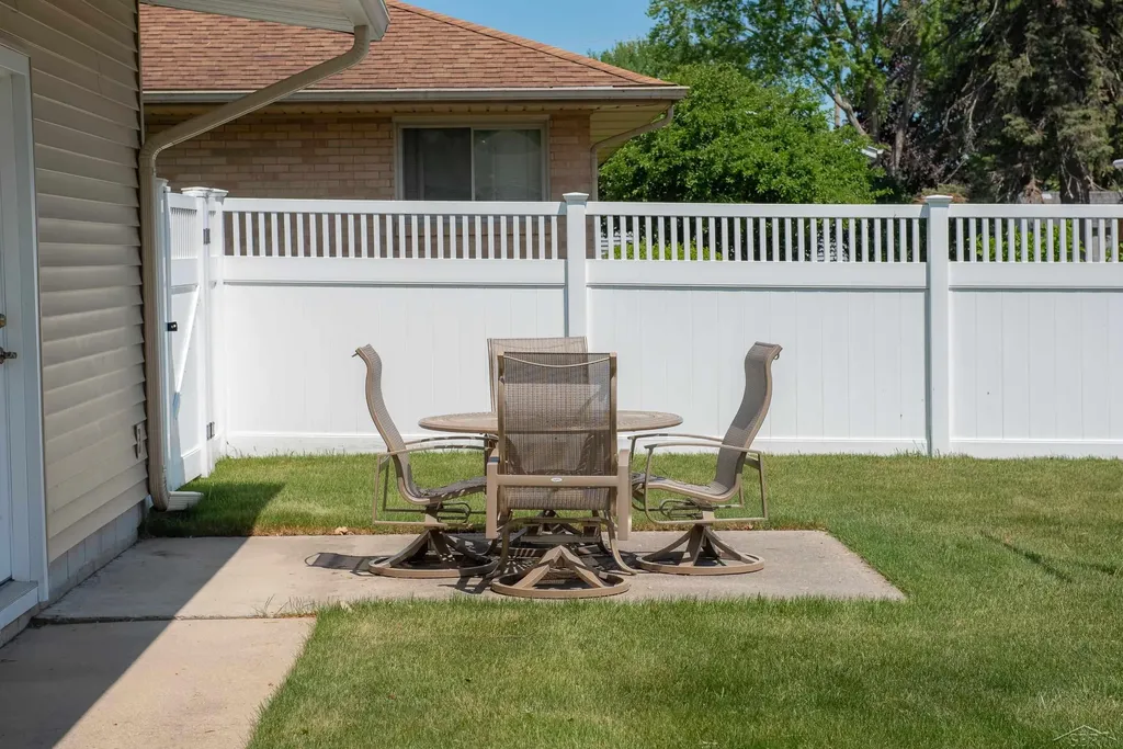 2672 Linda Avenue Saginaw Charter Township MI 48603