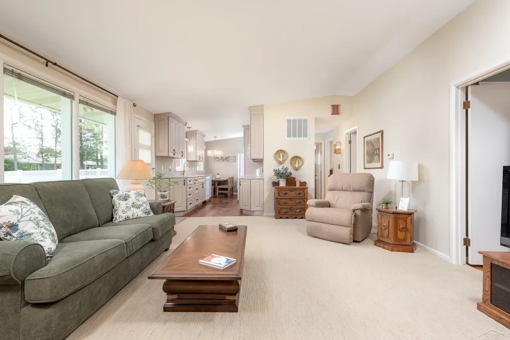 2672 Linda Avenue Saginaw Charter Township MI 48603