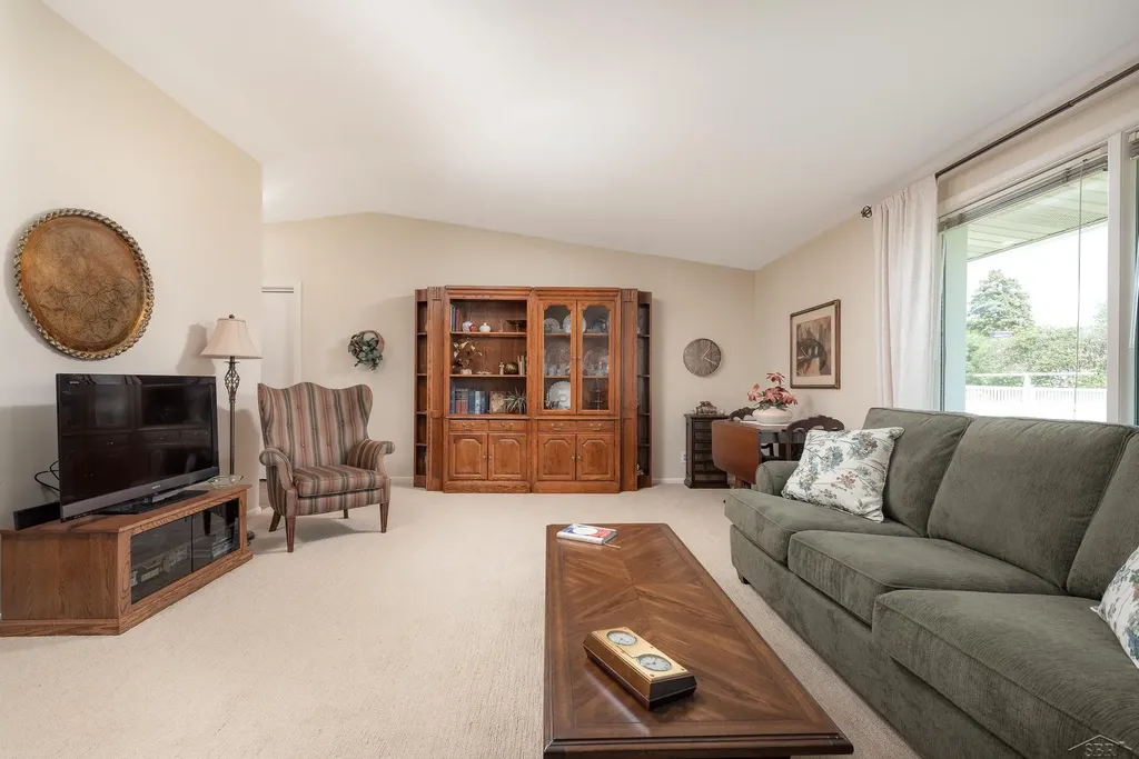 2672 Linda Avenue Saginaw Charter Township MI 48603