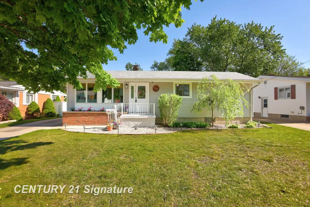 2101 N Brentwood Place Essexville City MI 48732