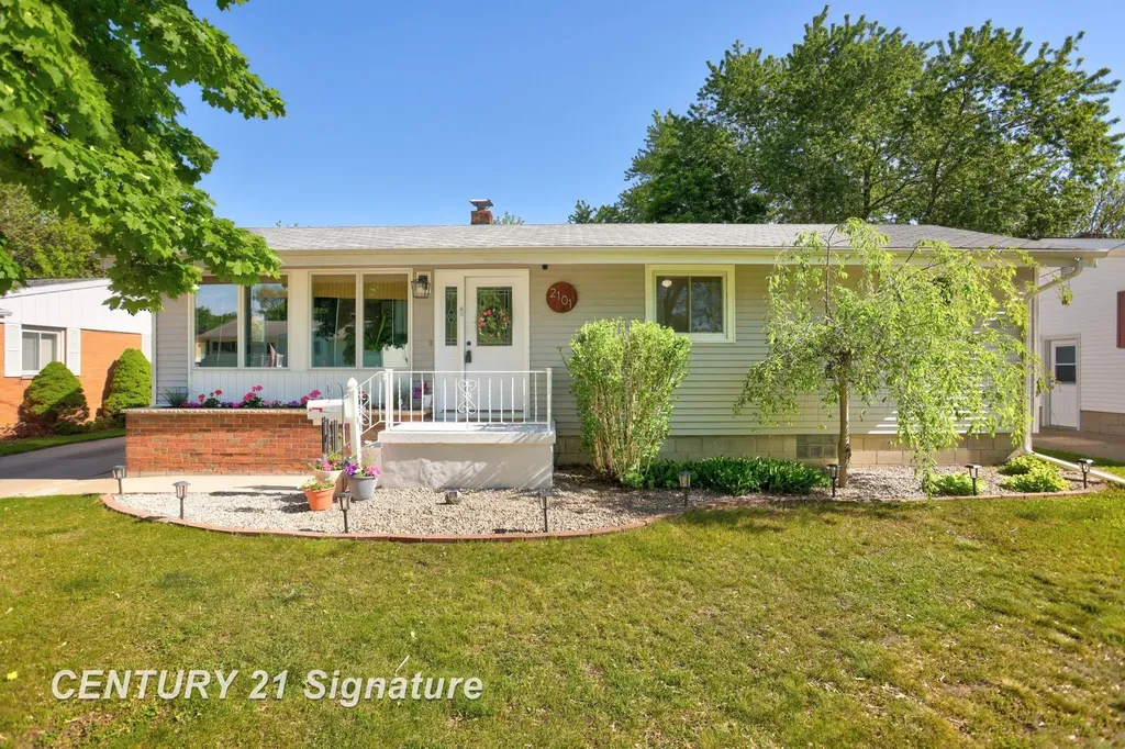 2101 N Brentwood Place Essexville City MI 48732