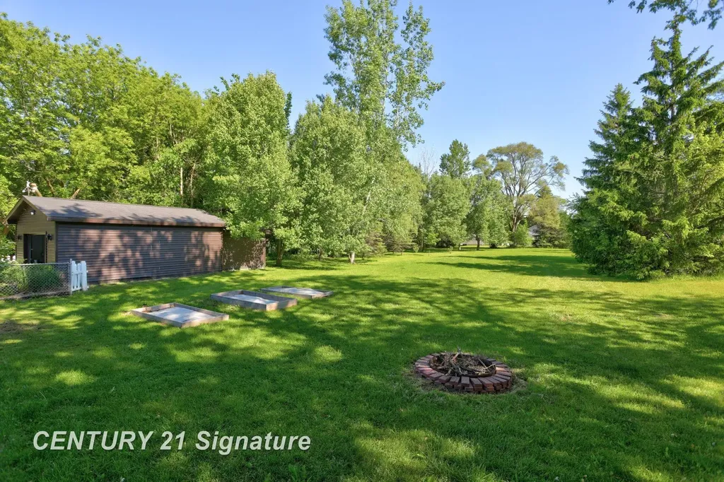2101 N Brentwood Place Essexville City MI 48732
