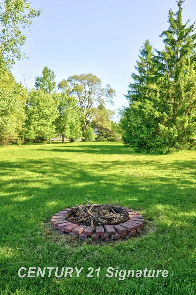 2101 N Brentwood Place Essexville City MI 48732