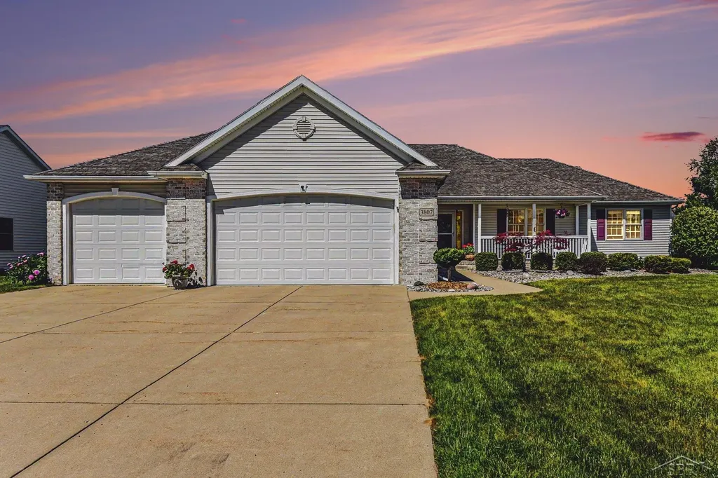 3807 Wild Pine Drive Saginaw Charter Township MI 48603