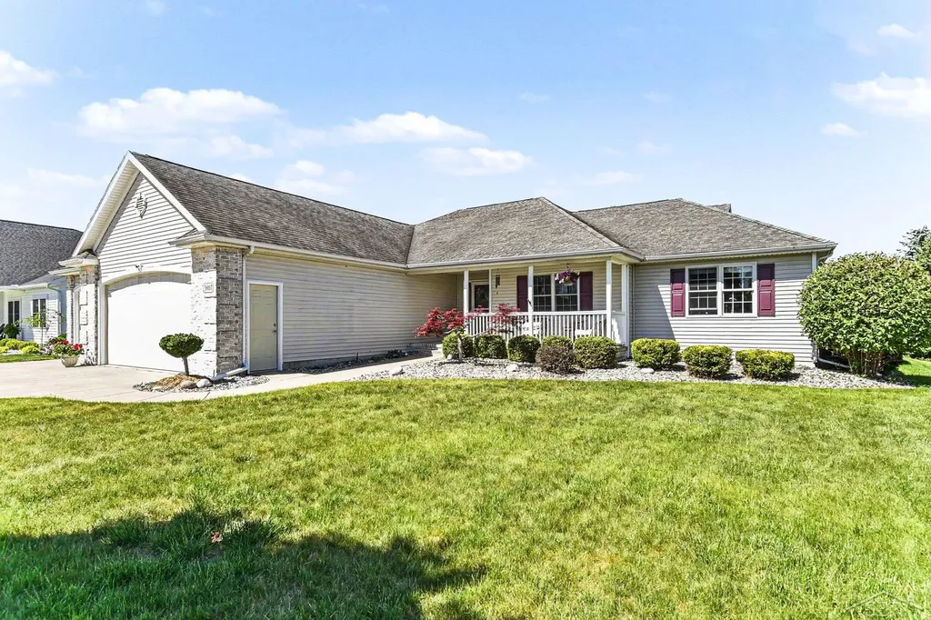 3807 Wild Pine Drive Saginaw Charter Township MI 48603