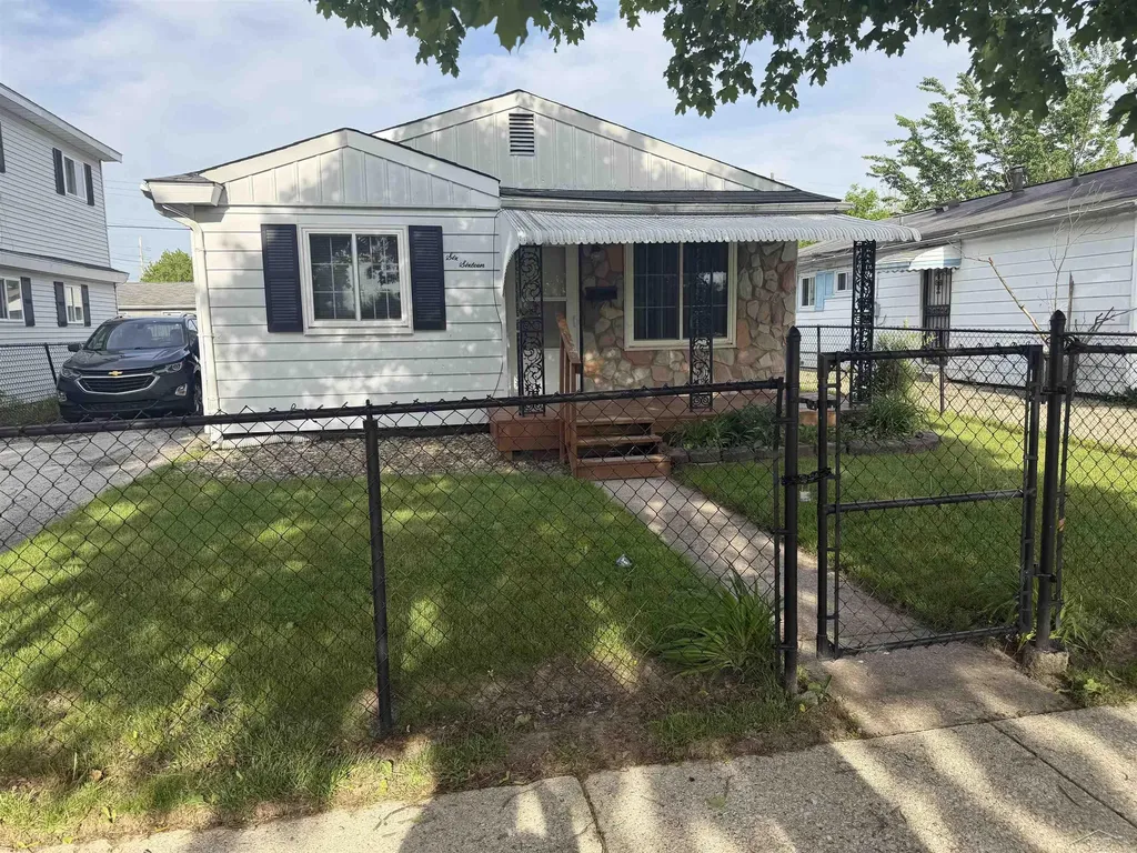 616 S 21st Street Saginaw City MI 48601