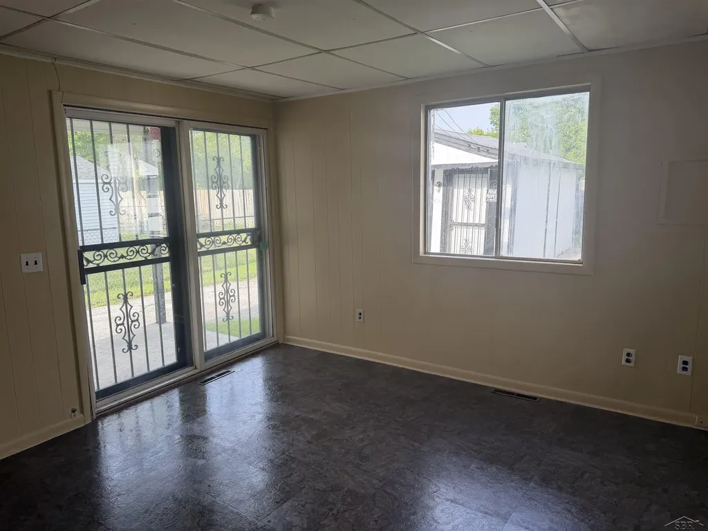 616 S 21st Street Saginaw City MI 48601