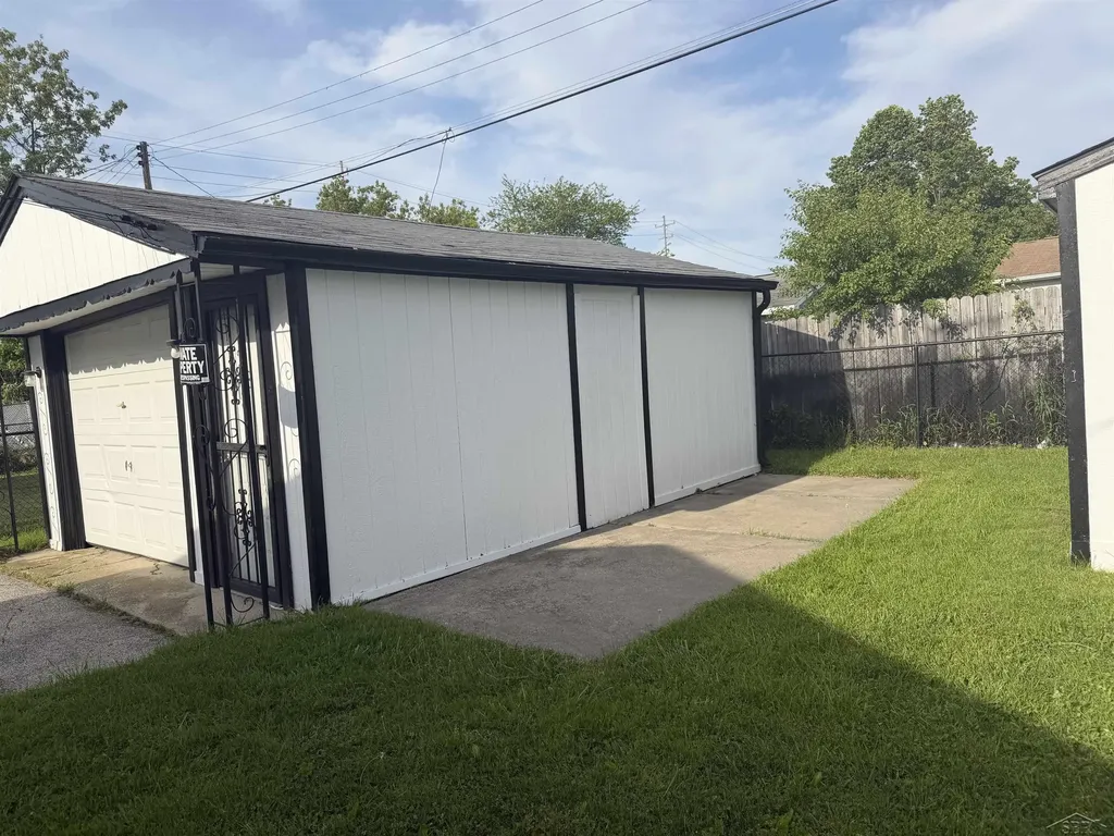 616 S 21st Street Saginaw City MI 48601