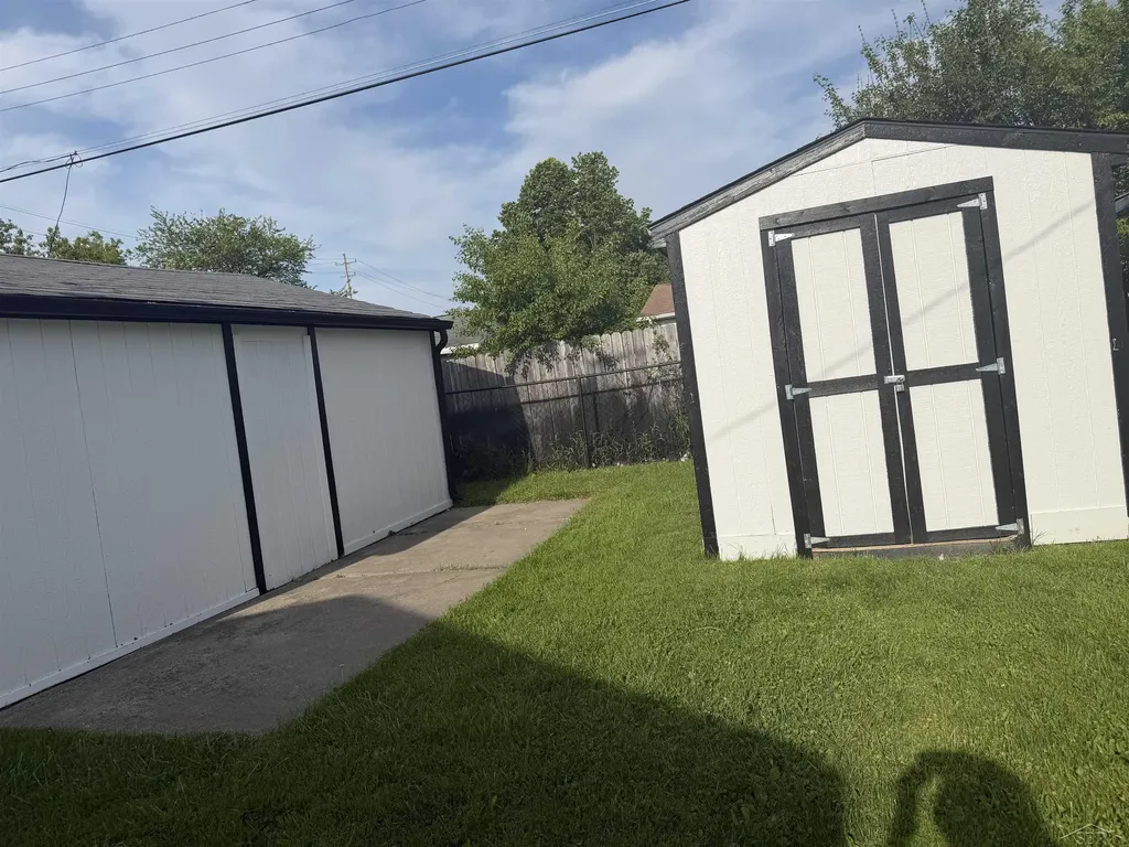 616 S 21st Street Saginaw City MI 48601
