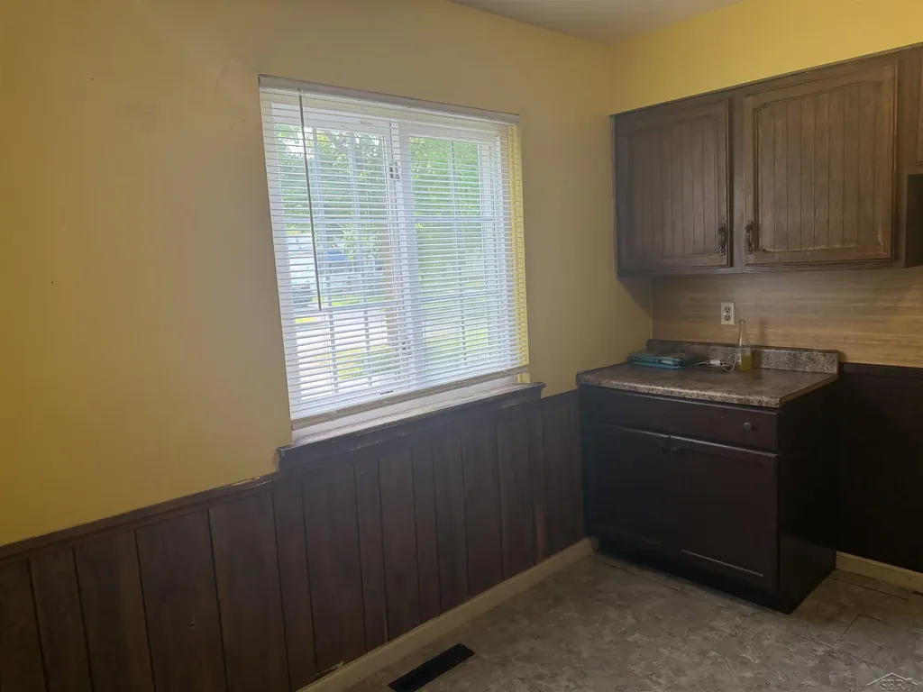616 S 21st Street Saginaw City MI 48601