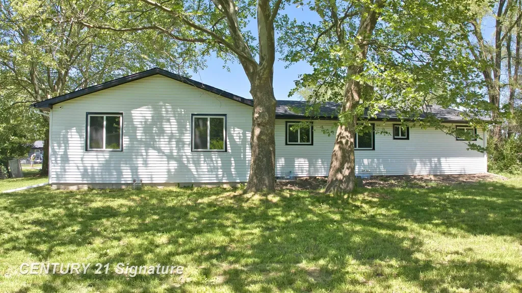 5062 Akron Street Buena Vista Charter Township MI 48601