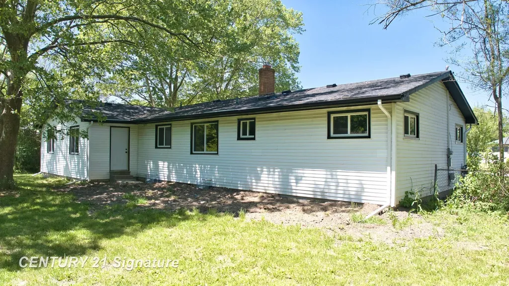 5062 Akron Street Buena Vista Charter Township MI 48601