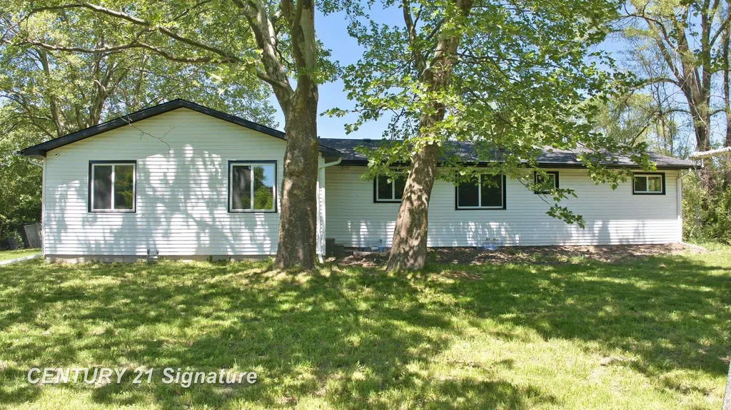 5062 Akron Street Buena Vista Charter Township MI 48601