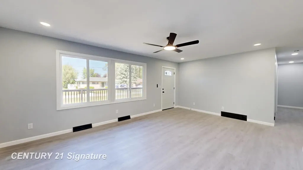 5062 Akron Street Buena Vista Charter Township MI 48601