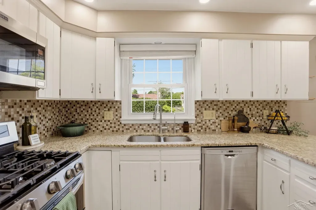 4338 S Wayside Drive Saginaw Charter Township MI 48603