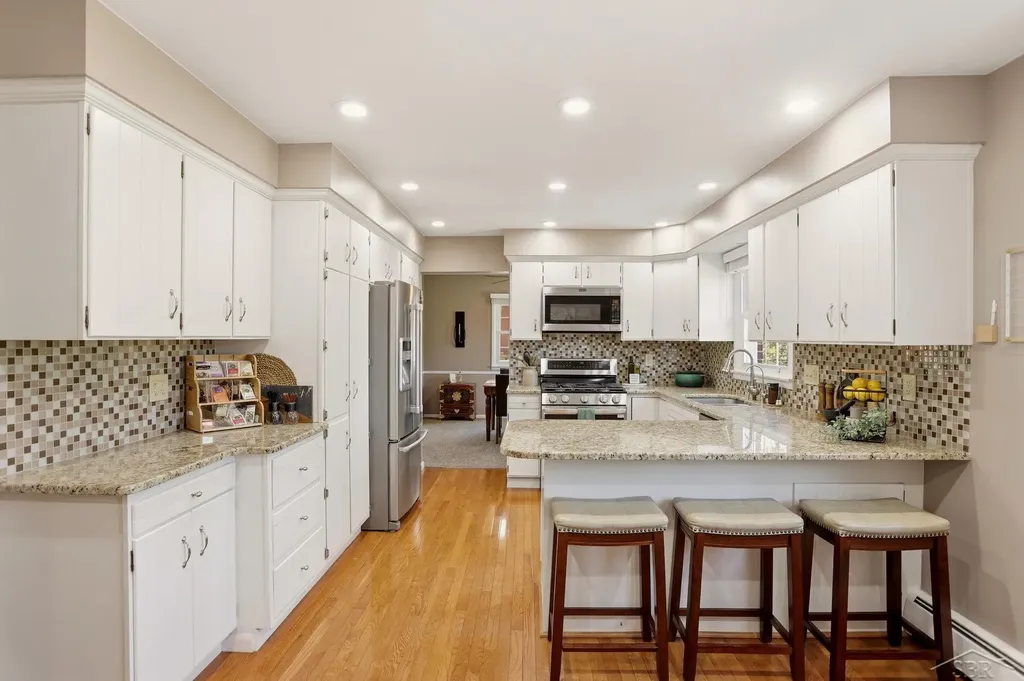 4338 S Wayside Drive Saginaw Charter Township MI 48603