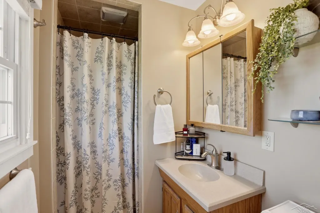 4338 S Wayside Drive Saginaw Charter Township MI 48603