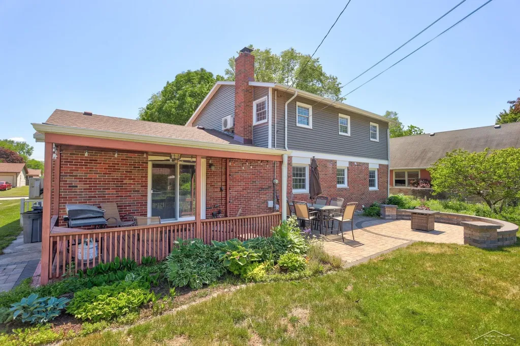 4338 S Wayside Drive Saginaw Charter Township MI 48603