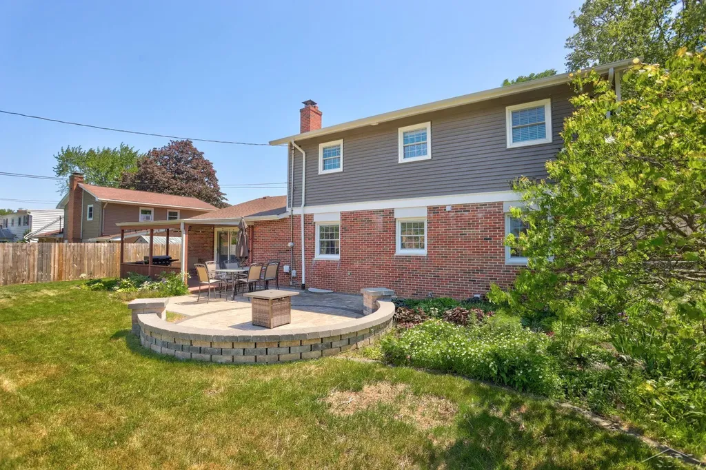4338 S Wayside Drive Saginaw Charter Township MI 48603
