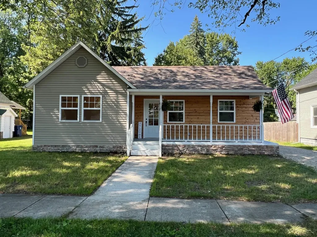427 Cedar Street Breckenridge Village MI 48615