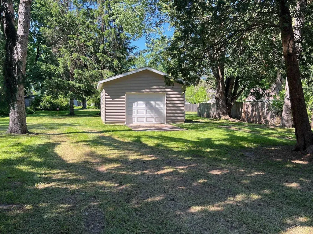 427 Cedar Street Breckenridge Village MI 48615