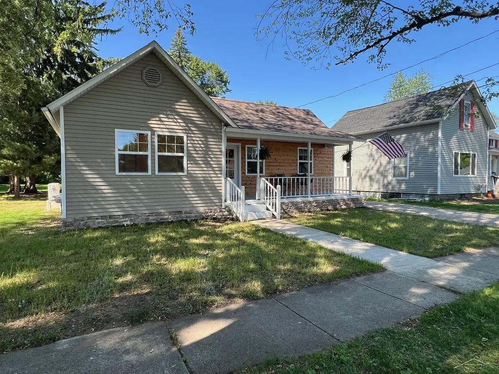 427 Cedar Street Breckenridge Village MI 48615