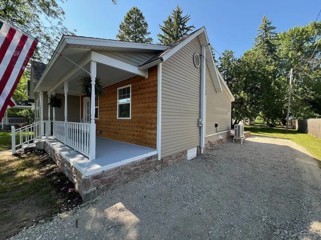 427 Cedar Street Breckenridge Village MI 48615