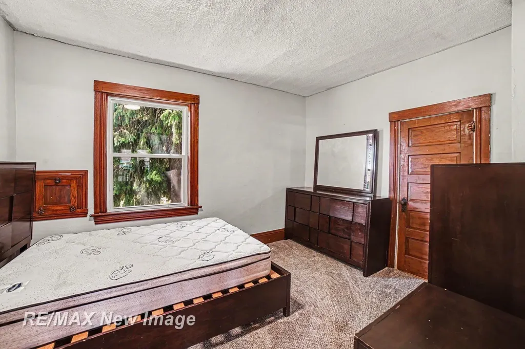 208 W Washington Street Coleman City MI 48618