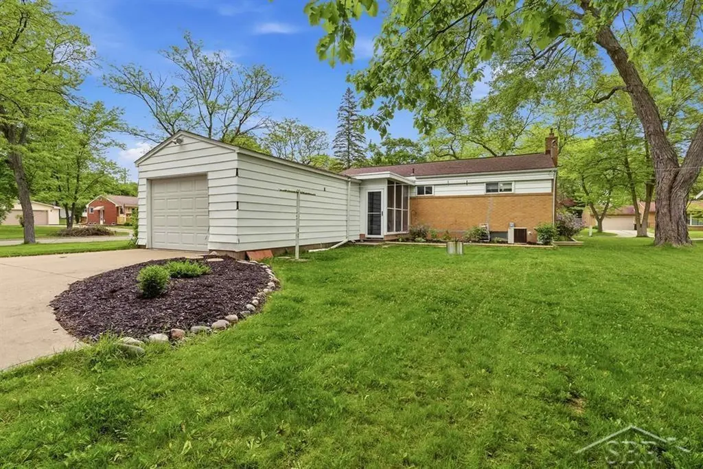 4911 Harding Street Midland City MI 48642
