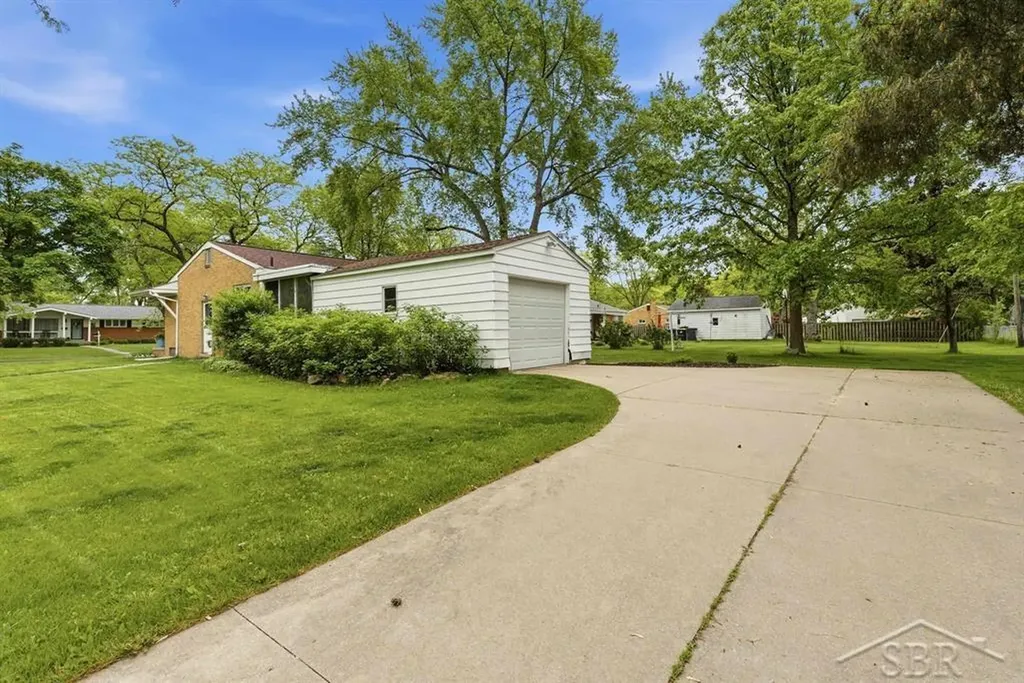 4911 Harding Street Midland City MI 48642