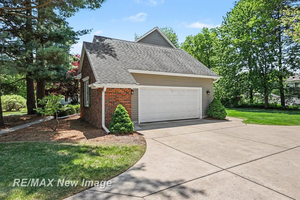 5305 Claremont Street Midland City MI 48642