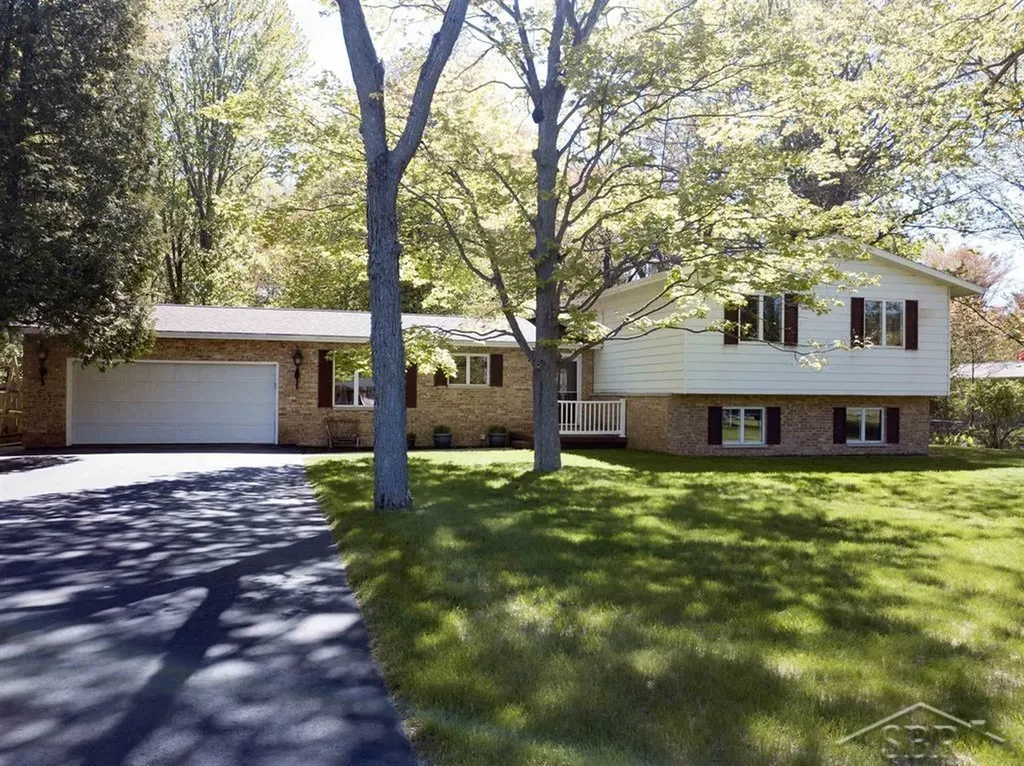 723 S Osborne Drive Midland City MI 48640
